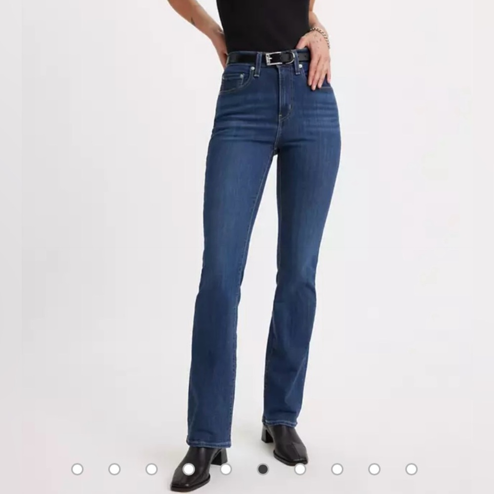 Levi’s 725 High Rise Bootcut Jeans